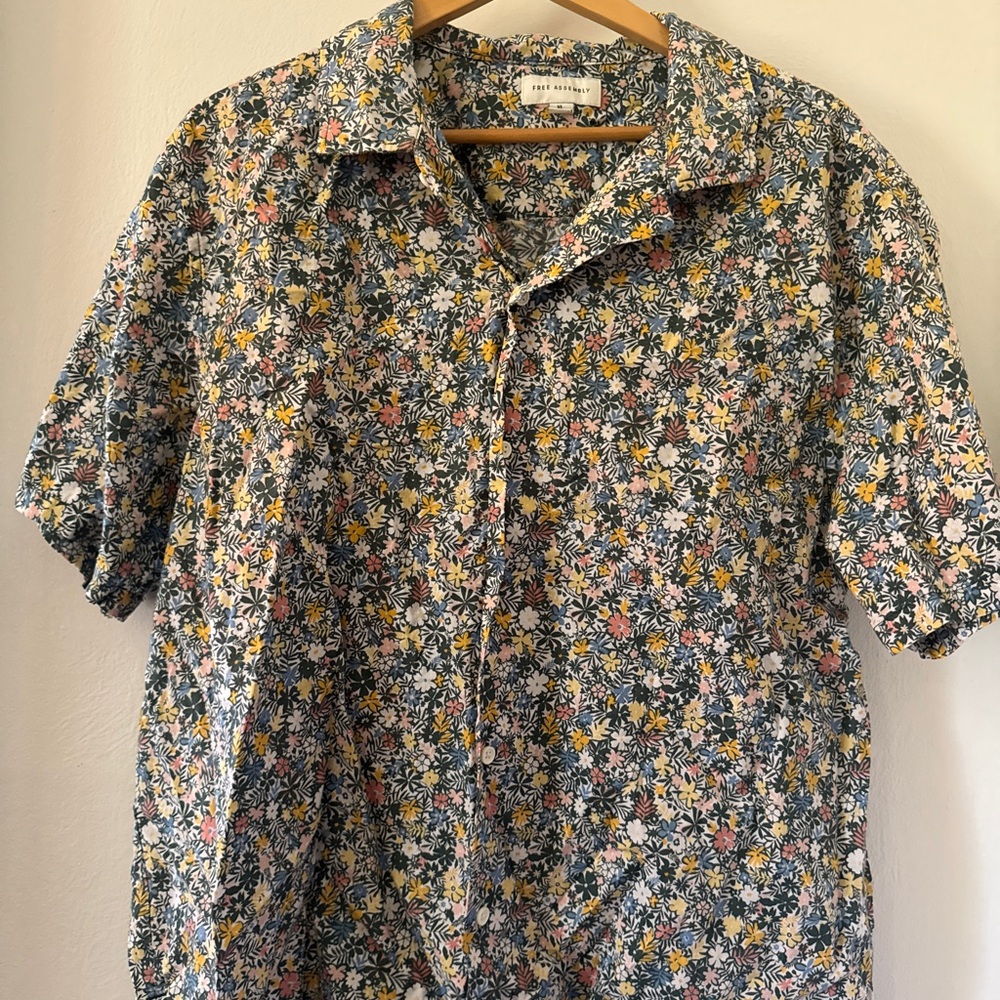 Men's Floral Button Down Shirt - Multicolor